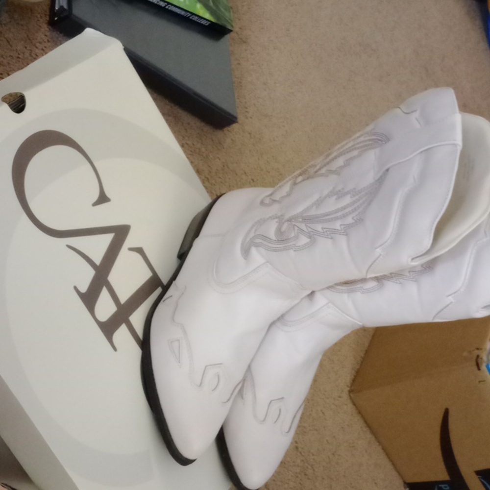 Women's cowgirl boots